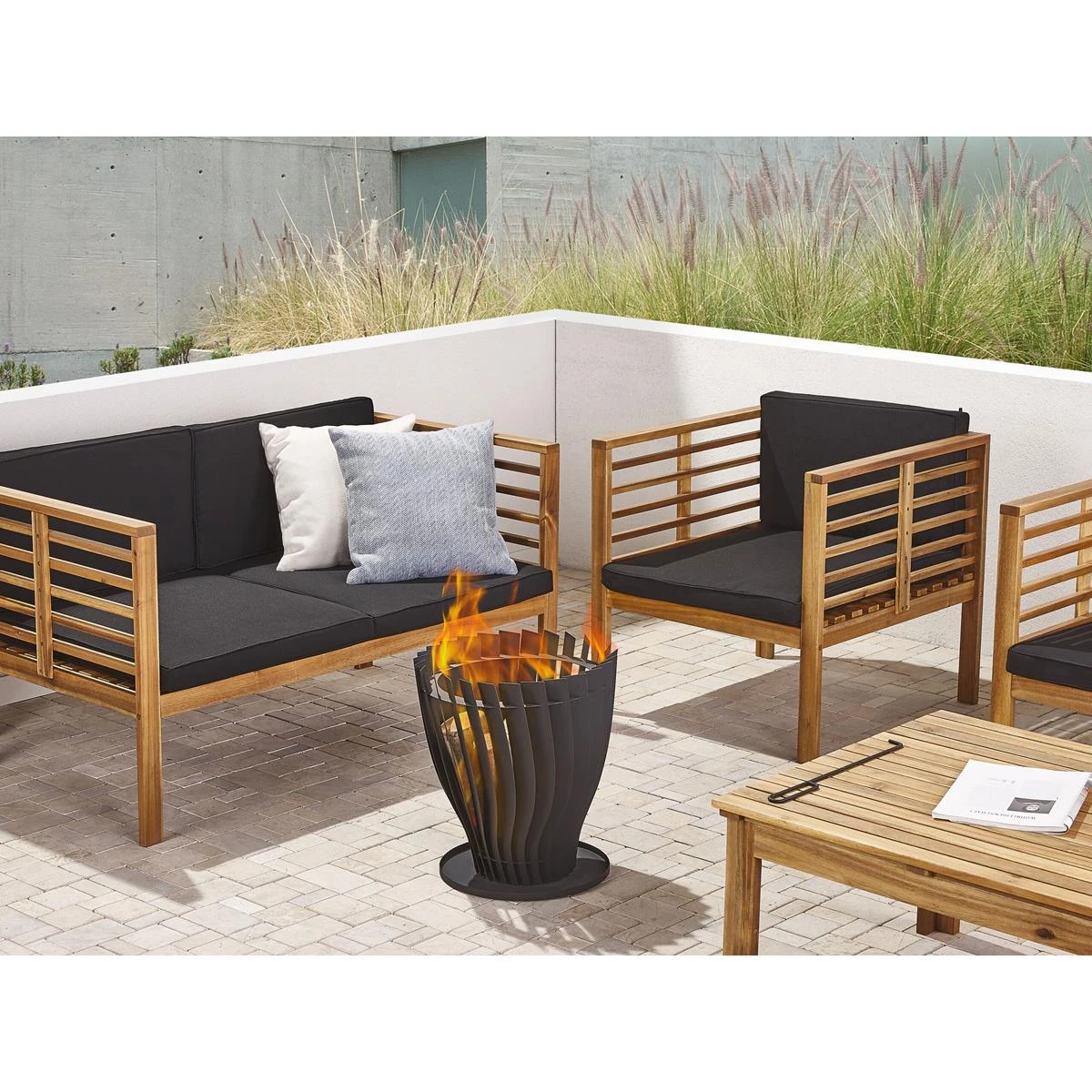 Beliani - KEDIRI - Vuurkorf - Zwart - Staal 4 Beliani - KEDIRI - Vuurkorf - Zwart - Staal - Afbeelding 2