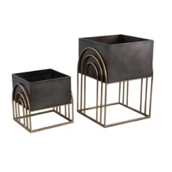 PTMD Mindo Bloempot - 32 X 30 X 45,5 Cm - Ijzer - Goud - Set Van 2 7 PTMD Mindo Bloempot - 32 X 30 X 45,5 Cm - Ijzer - Goud - Set Van 2 -Tuinproducten 10820447