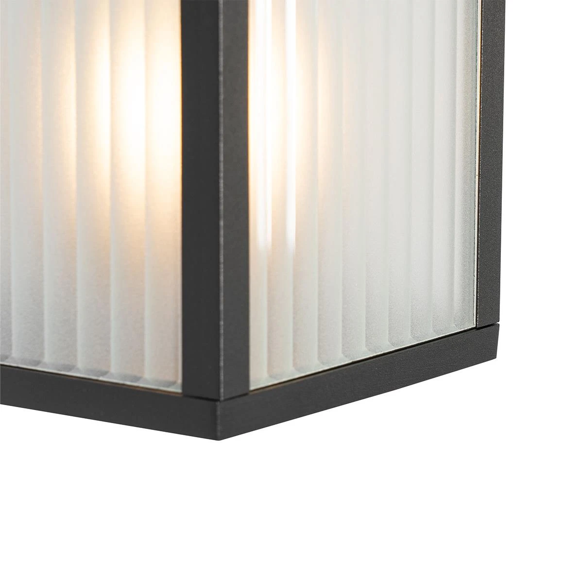 QAZQA Buiten Wandlantaarn Zwart Met Ribbel Glas En Bewegingssensor - 5 QAZQA Buiten Wandlantaarn Zwart Met Ribbel Glas En Bewegingssensor - - Afbeelding 3