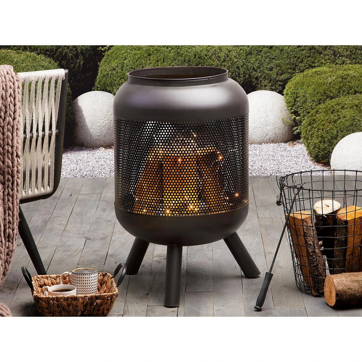 Beliani - VEER - Vuurkorf - Zwart - Staal 4 Beliani - VEER - Vuurkorf - Zwart - Staal - Afbeelding 2