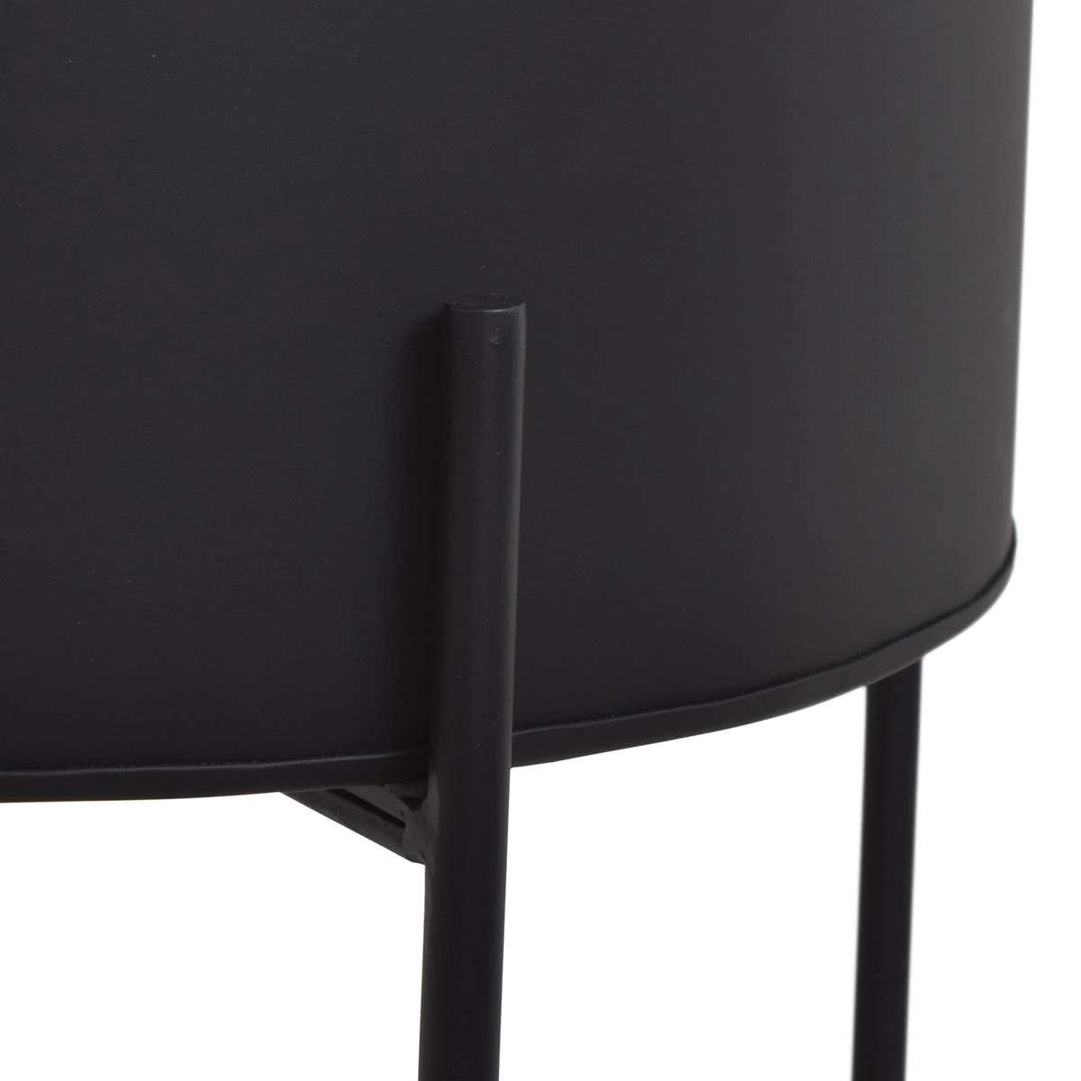 LOFT42 Flora Plantenbak Rond - Metaal - Mat Zwart - Ø40 6 LOFT42 Flora Plantenbak Rond - Metaal - Mat Zwart - Ø40 - Afbeelding 4