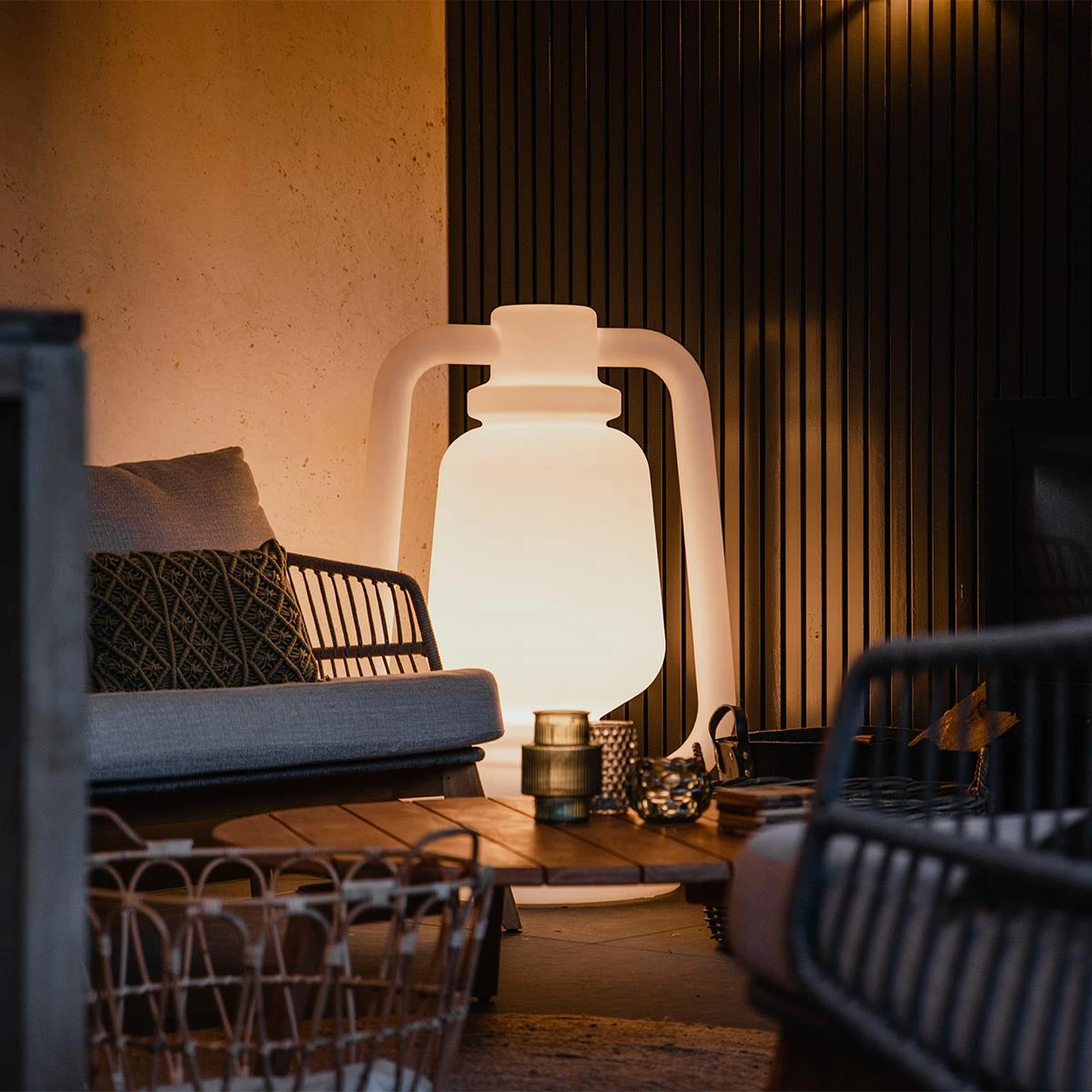 QAZQA Smart Vloerlamp Wit 110 Cm Incl. Wifi G95 - Storm Extra Large 4 QAZQA Smart Vloerlamp Wit 110 Cm Incl. Wifi G95 - Storm Extra Large - Afbeelding 2