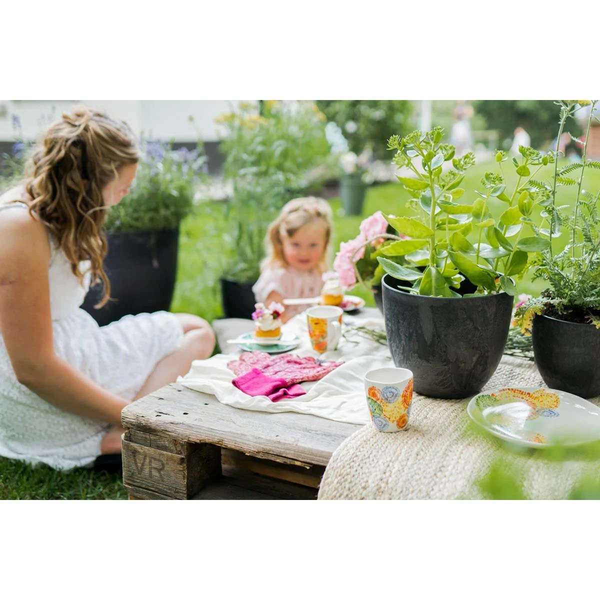 Artstone Bloempot Bola - 45x38 - Zwart 6 Artstone Bloempot Bola - 45x38 - Zwart - Afbeelding 4